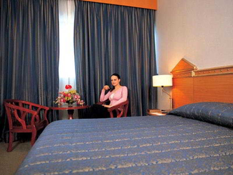Hotel Coral Oriental Dubai Zimmer foto